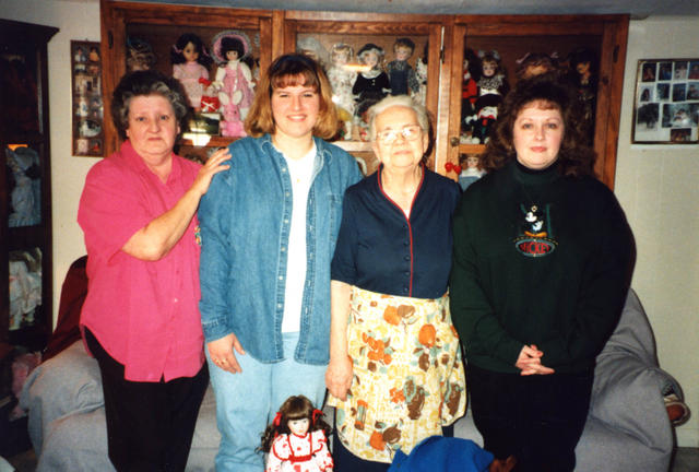 Doris Moore Mollett, Paula Moore, Telia Muncy, Sharon Mollett Fluty 1998