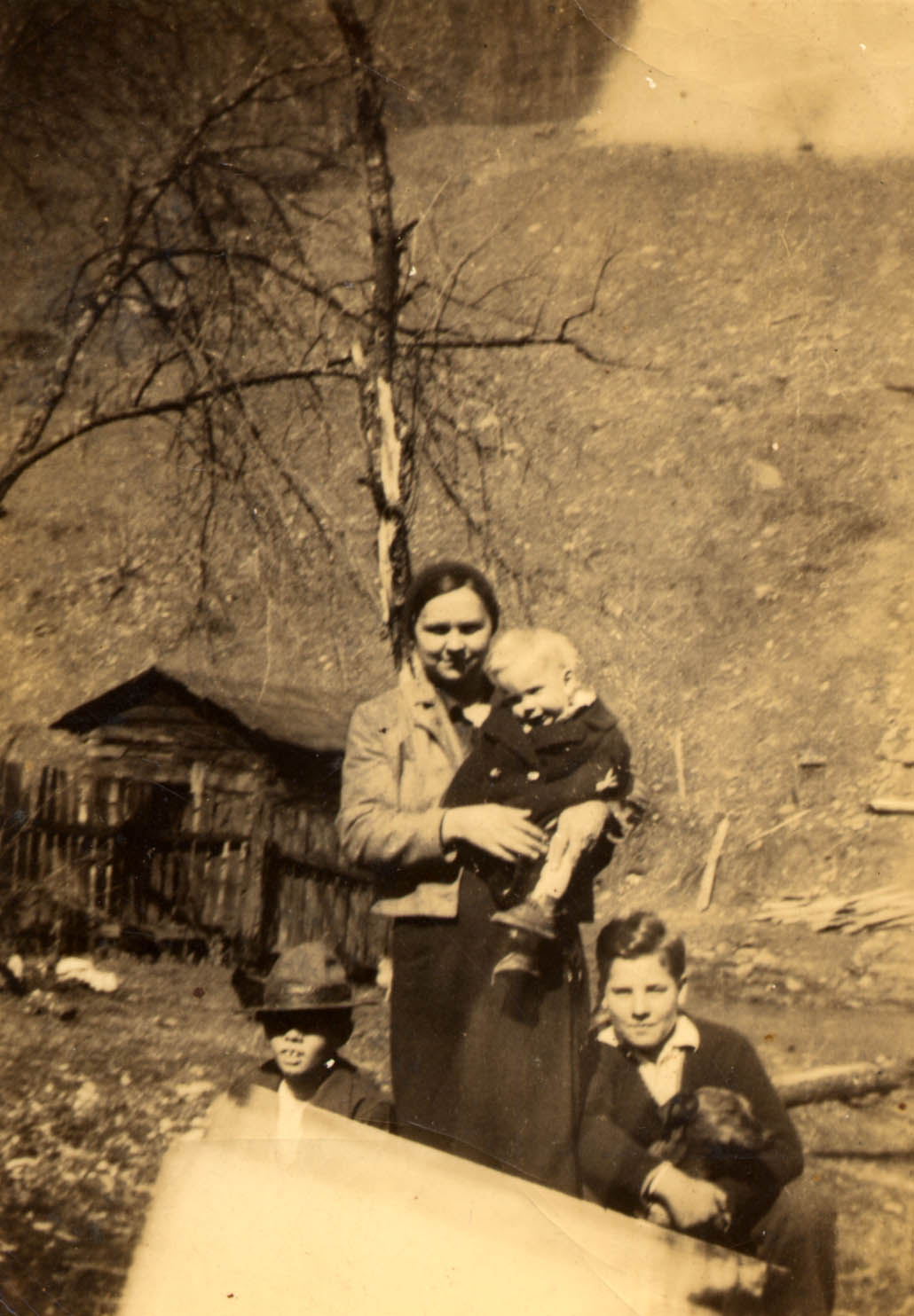 Cecil, Telia, Cline Dale Moore, Uncle Eddy