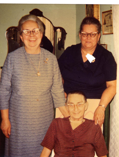 Telia, Emma, Delia
